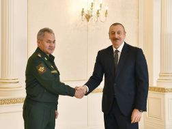 აზერბაიჯანის პრეზიდენტი რუსეთის თავდაცვის მინისტრს შეხვდა
