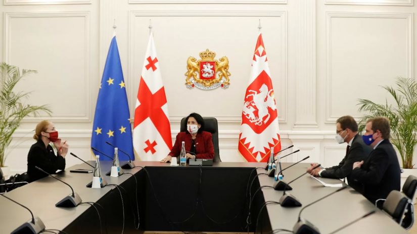 პრეზიდენტებისა და ელჩების შეხვედრა
