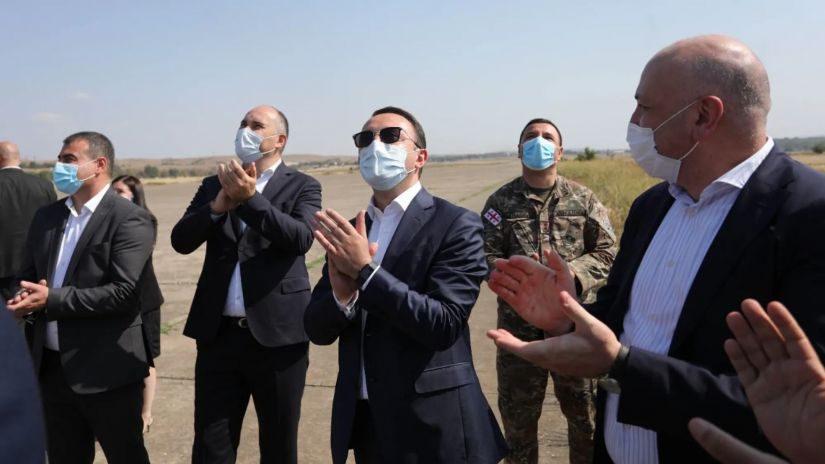 პრემიერ-მინისტრი ირაკლი ღარიბაშვილი საფრენი აპარატების ახალ საამწყობო საწარმოში