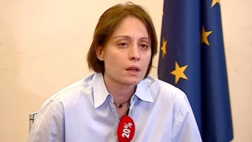 ელენე ხოშტარია
