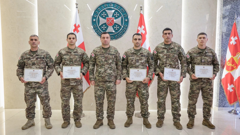 სამხედრო მოსამსახურეები